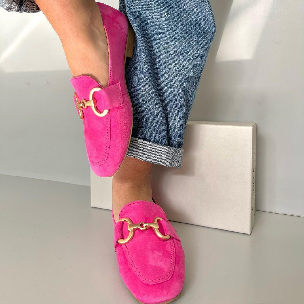 STUDIO | CHIC LOAFERS WITH GOLD DETAIL
